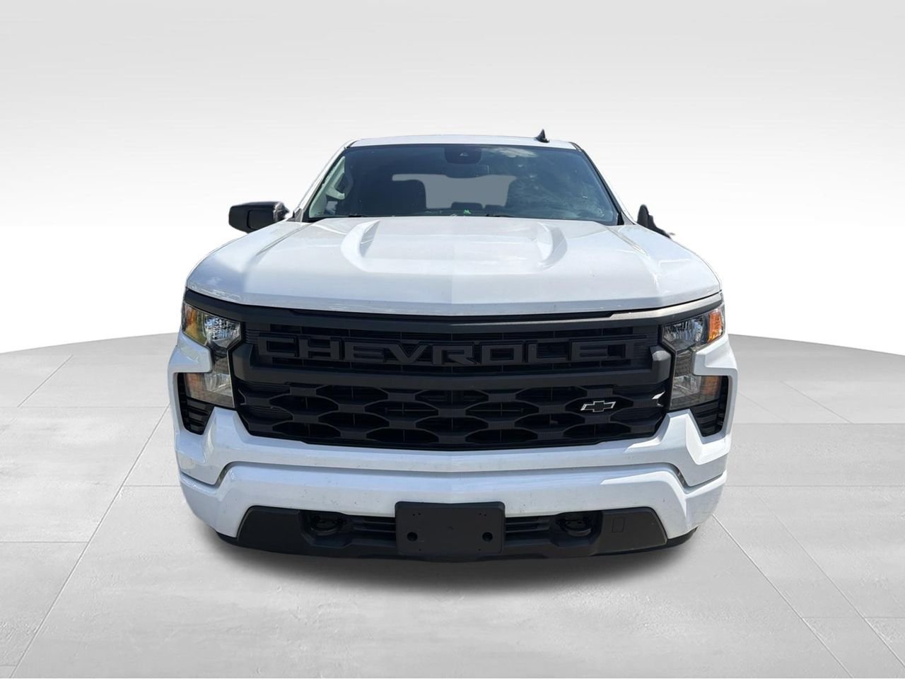 Used 2023 White Chevrolet Custom image 2