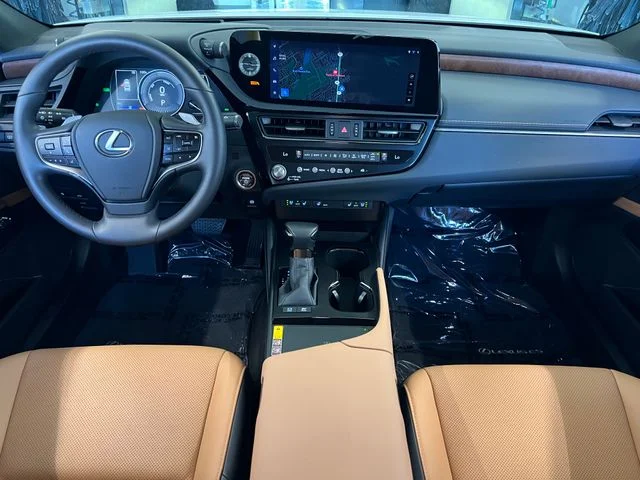 Used 2025 Eminent White Pearl Lexus 300h image 43