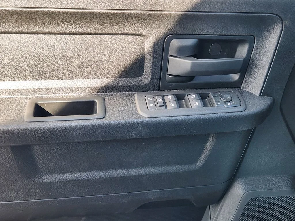 New 2026 Granite Crystal Metallic Clearcoat RAM Tradesman image 19