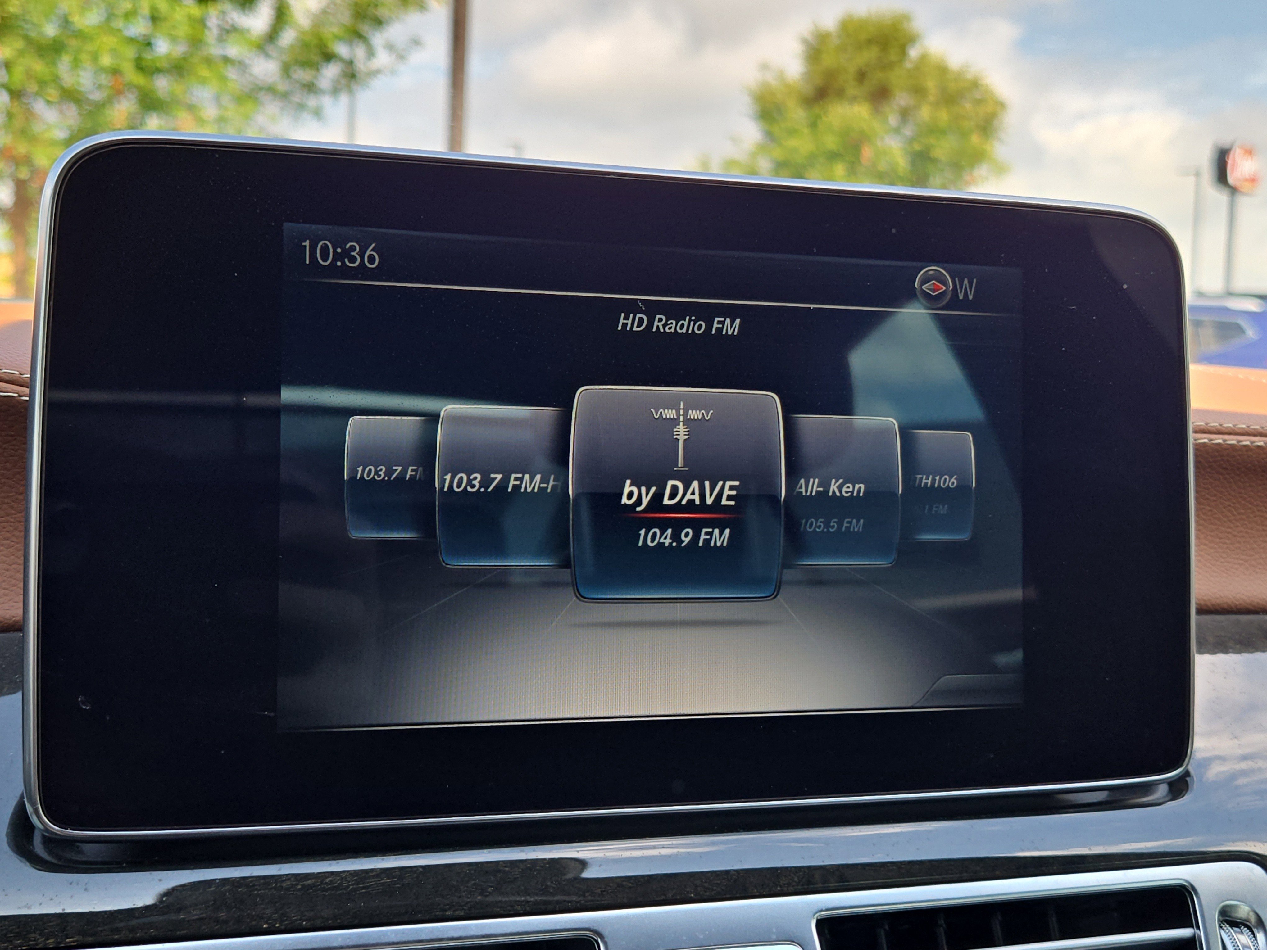 Used 2018 Red Mercedes-Benz 4MATIC® image 32
