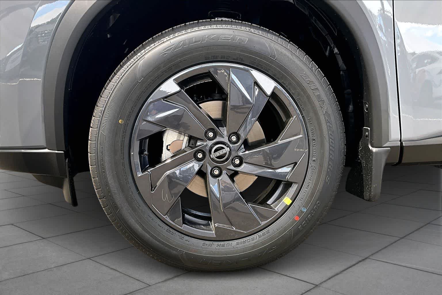 New 2026 Boulder Gray Pearl Nissan SV image 9