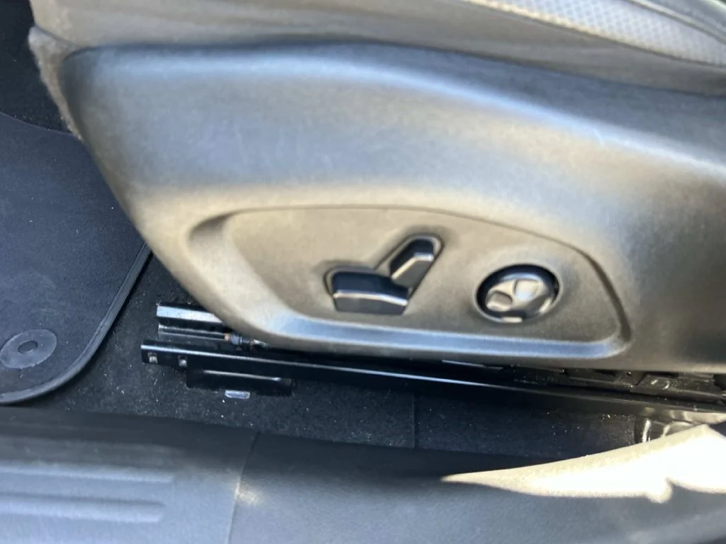 Used 2020 Gray Jeep Limited image 40