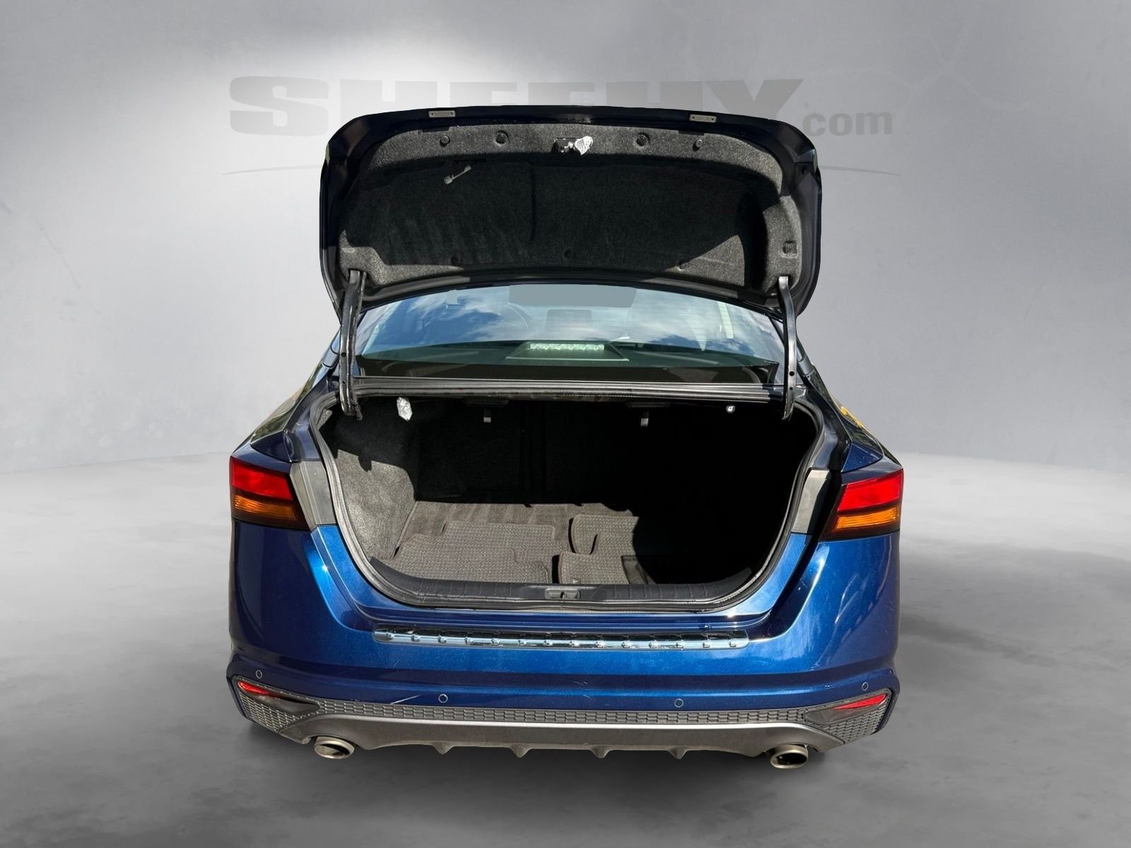 Used 2022 Blue Nissan 2.5 SR image 21