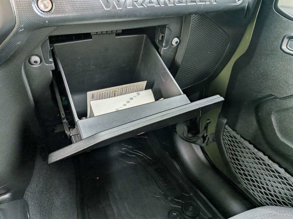 Used 2022 Green Jeep Willys image 22