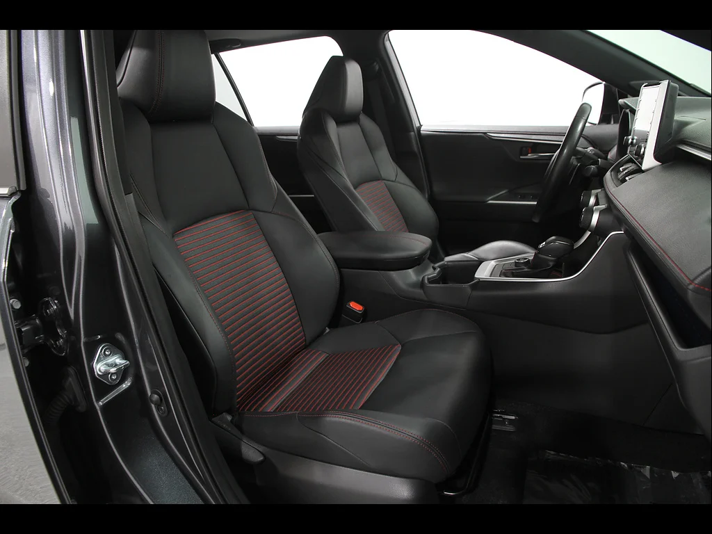 Used 2022 Magnetic Gray Metallic w/Midnight Black Metallic Roof Toyota XSE image 17