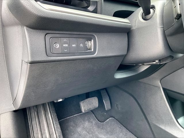 2027 Chevrolet Traverse LT - Photo 32