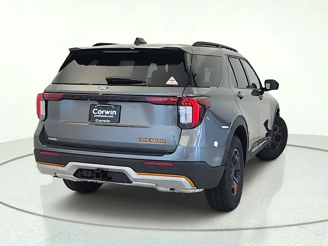 New 2026 Carbonized Gray Metallic Ford Tremor® image 36