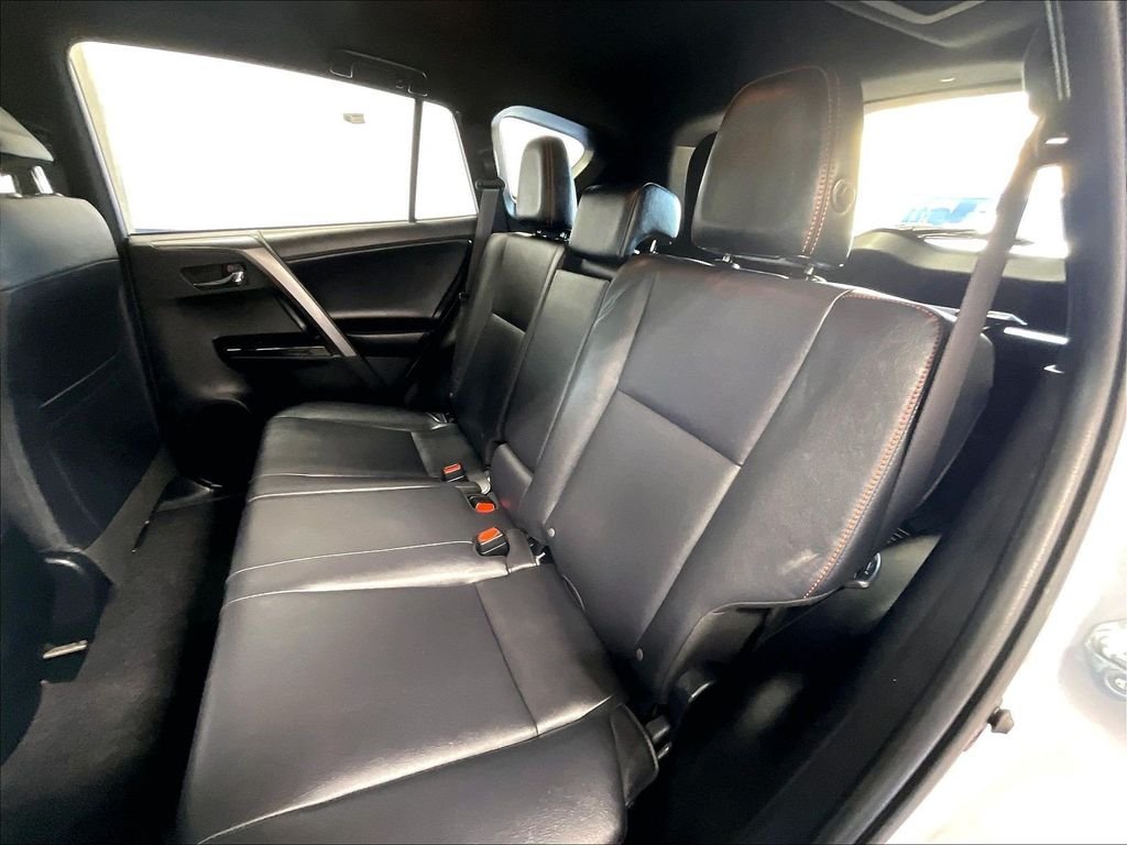 Used 2018 Silver Toyota SE image 15