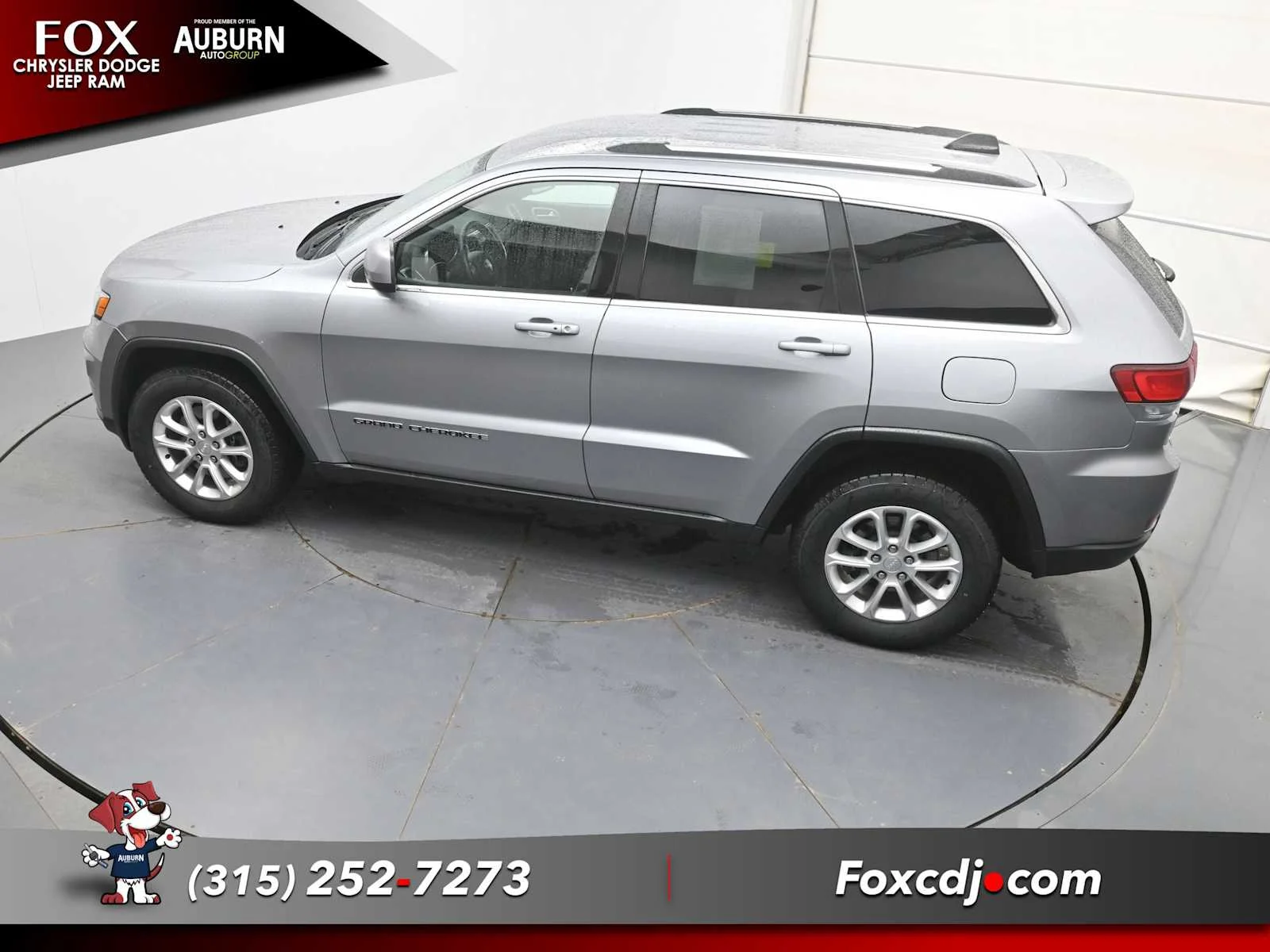 Used 2022 Silver Zynith Jeep Limited image 27