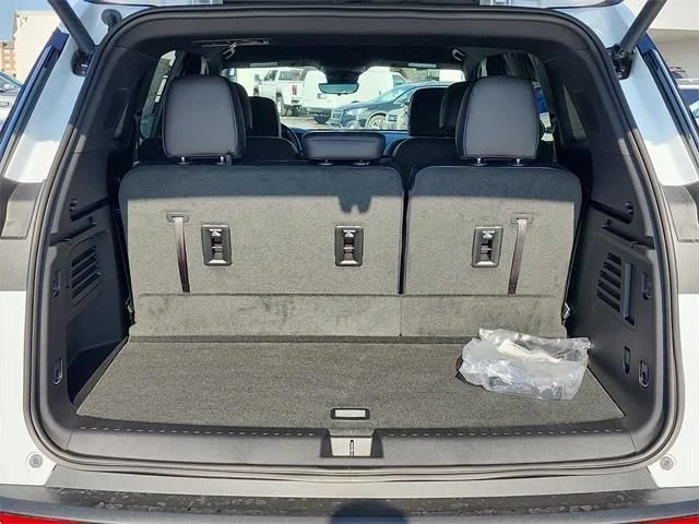 2026 GMC Acadia Elevation - Photo 7