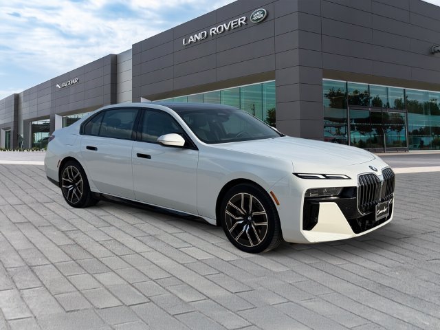 Used 2025 White BMW 740i image 7