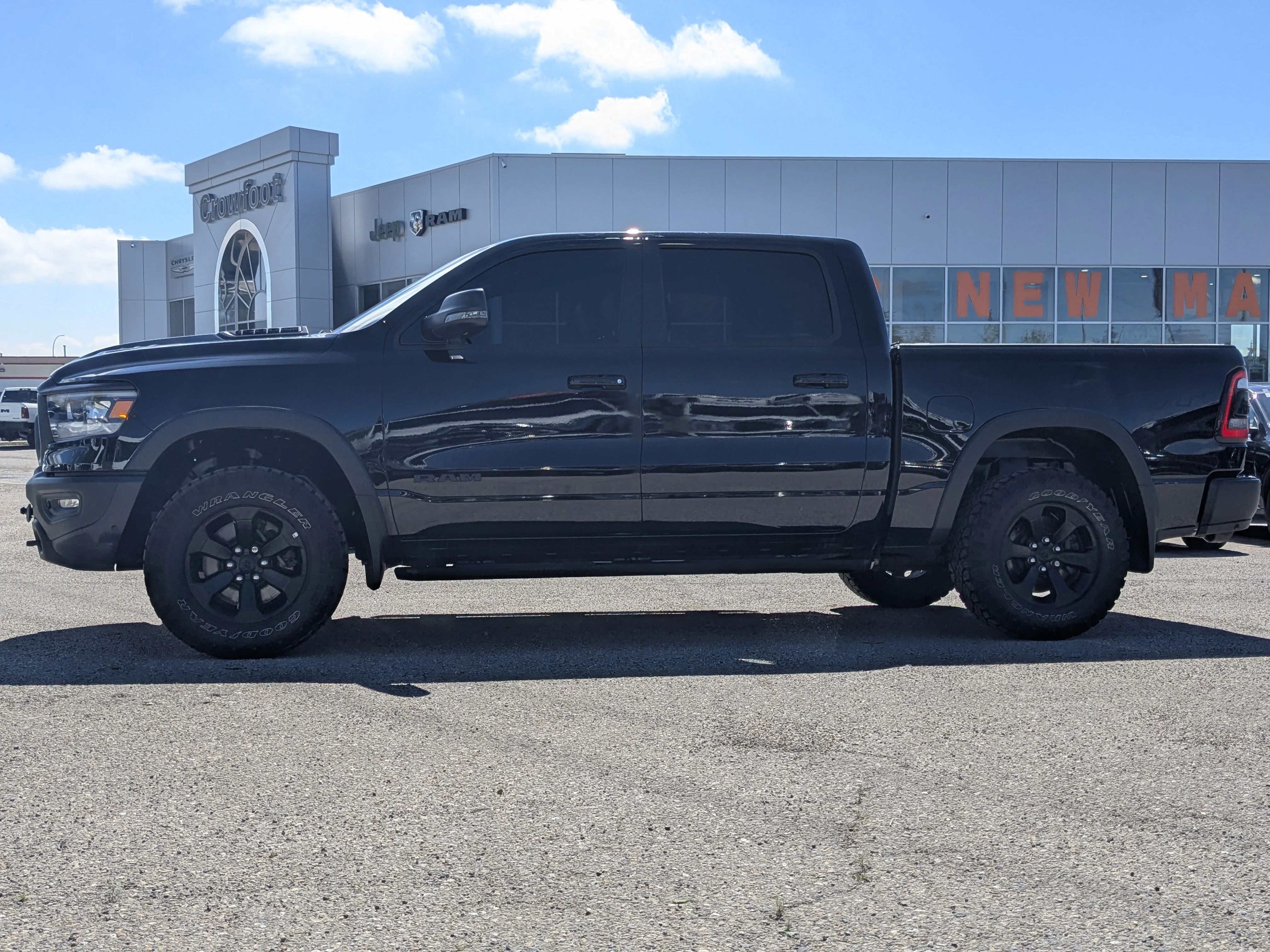 Used 2024 Black RAM Rebel - GT Pkg - Rebel Level II - Dual Pane Sunroof - Night Edition - LOADED TRUCK image 5