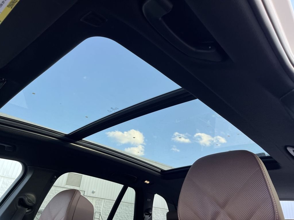 Certified Used 2023 Alpine White BMW M50i image 21
