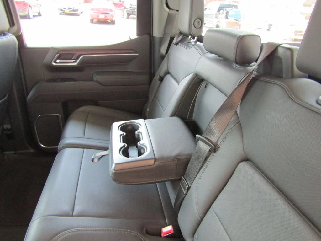 Used 2025 Silver GMC SLT image 35