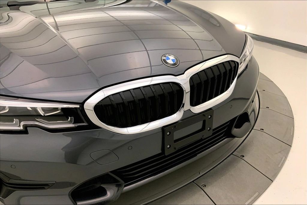Used 2022 Mineral Grey Metallic BMW 330i xDrive image 29