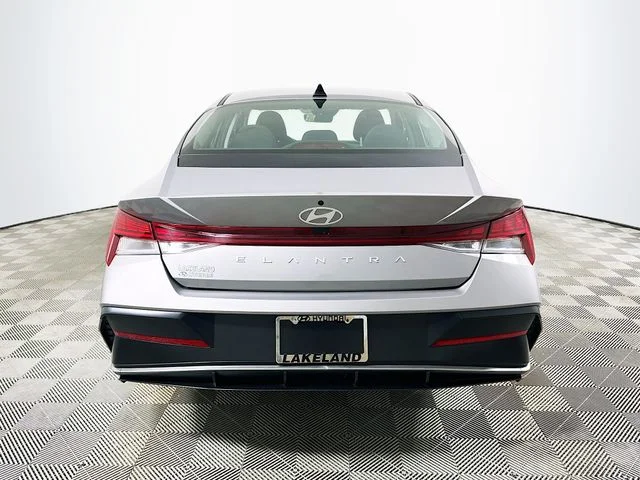 Certified Pre-Owned 2025 Hyundai Elantra SEL Convenience