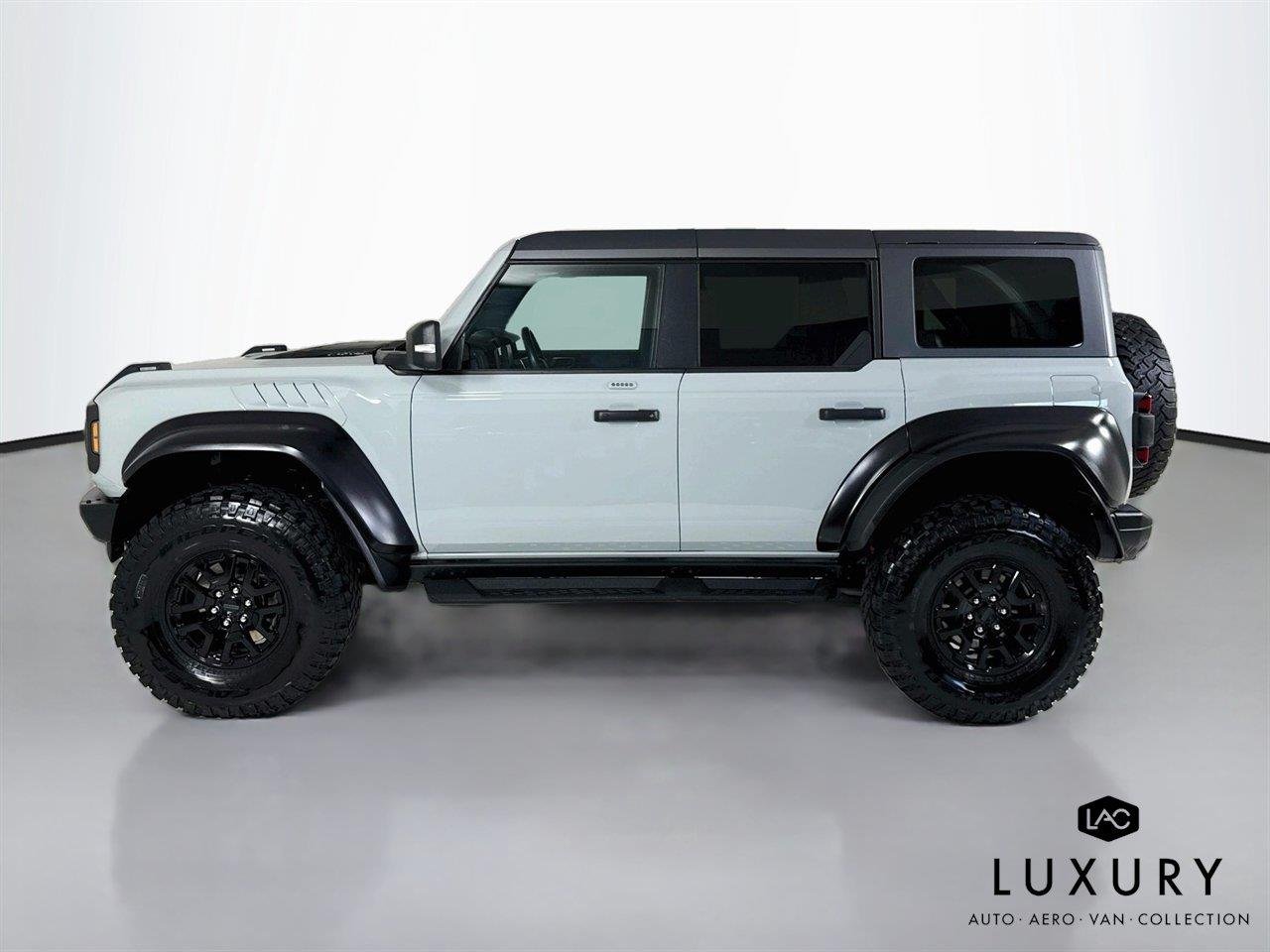 Used 2023 Cactus Gray Ford Raptor image 9