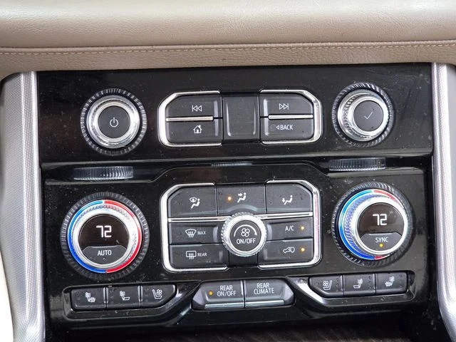 Used 2022 White GMC Denali image 18