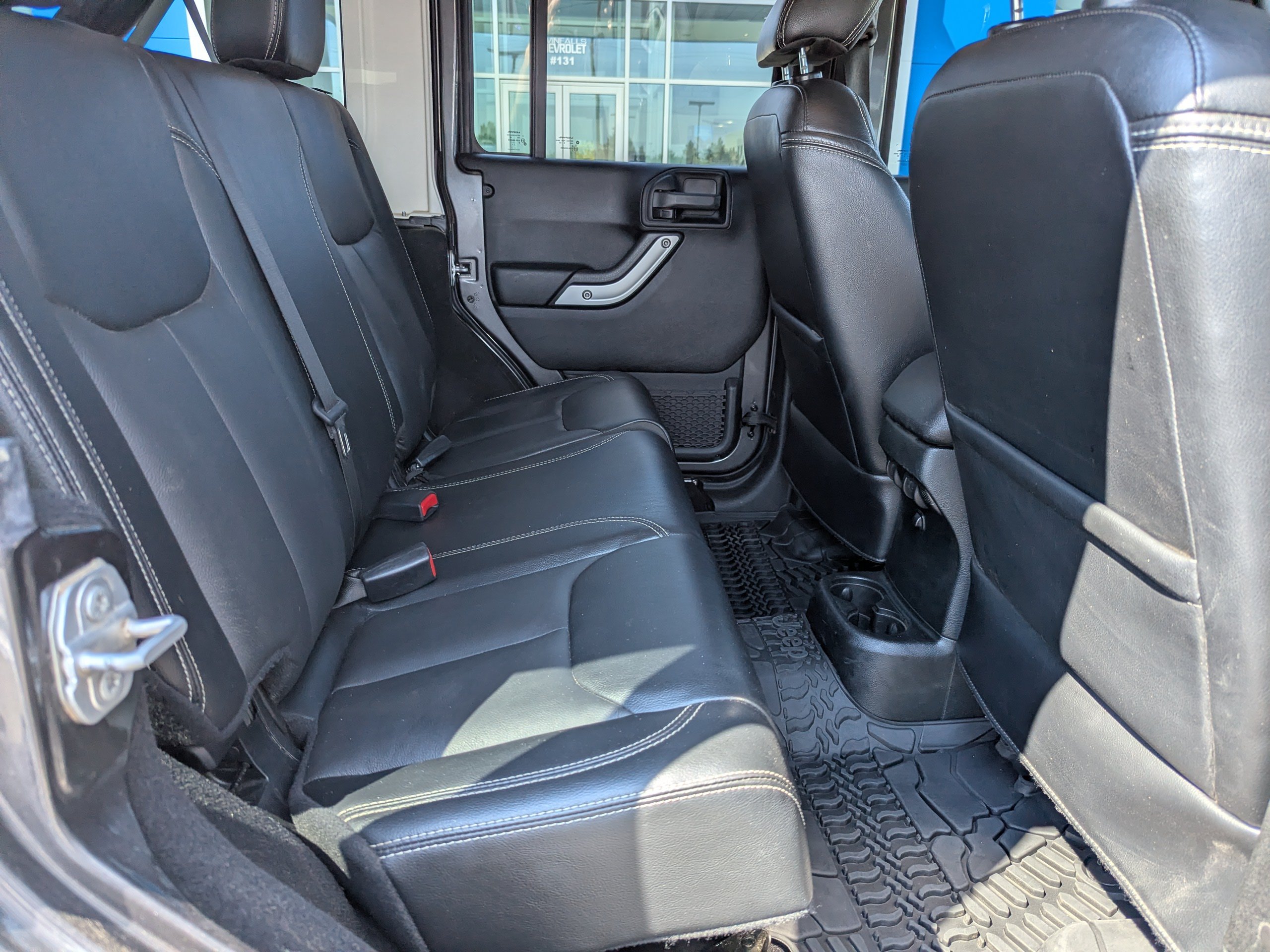 Used 2018  Jeep Rubicon image 30