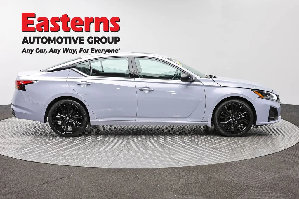 Used 2023 Gray Nissan 2.5 SR image 4