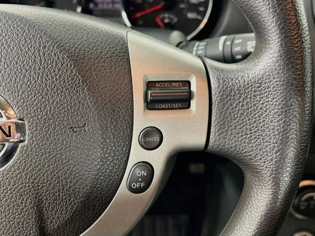 Used 2013 White Nissan SV image 31