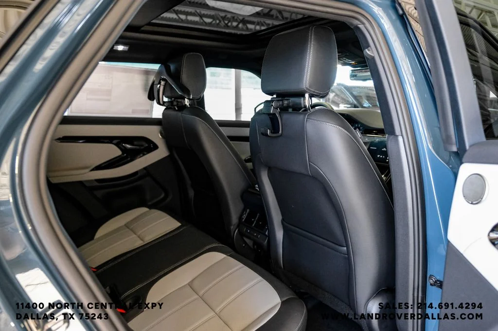 New 2026 Tribeca Blue Metallic Land Rover Hoxton Edition image 36