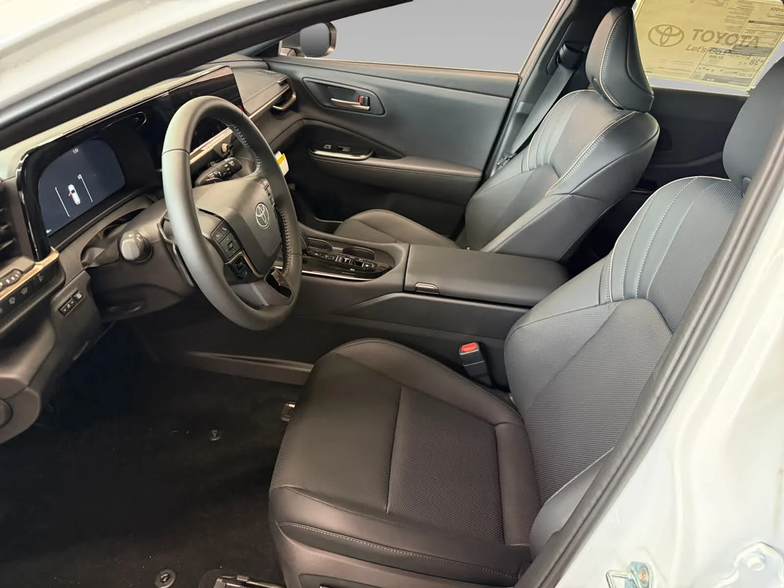 2026 Toyota Crown Signia XLE - Photo 11