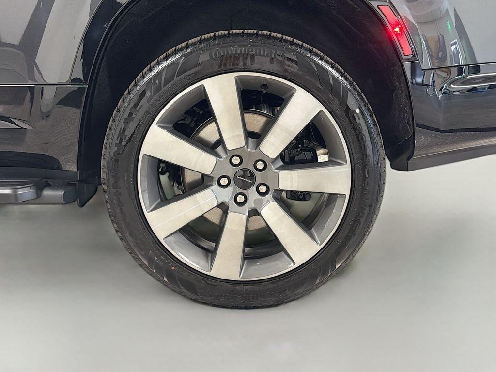 New 2026 Carpathian Grey Land Rover V8 image 35
