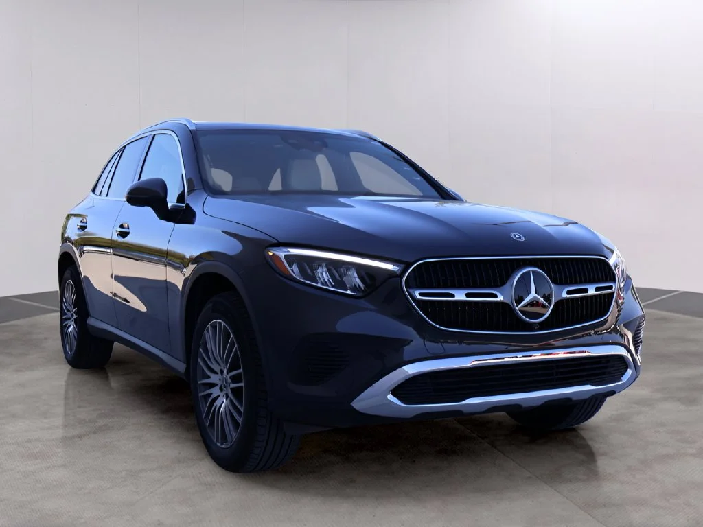 New 2027 Grey831 Mercedes-Benz GLC 300 image 5