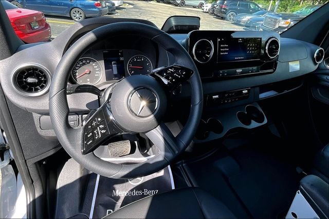 New 2026 Arctic White Mercedes-Benz Cargo 144 WB image 34