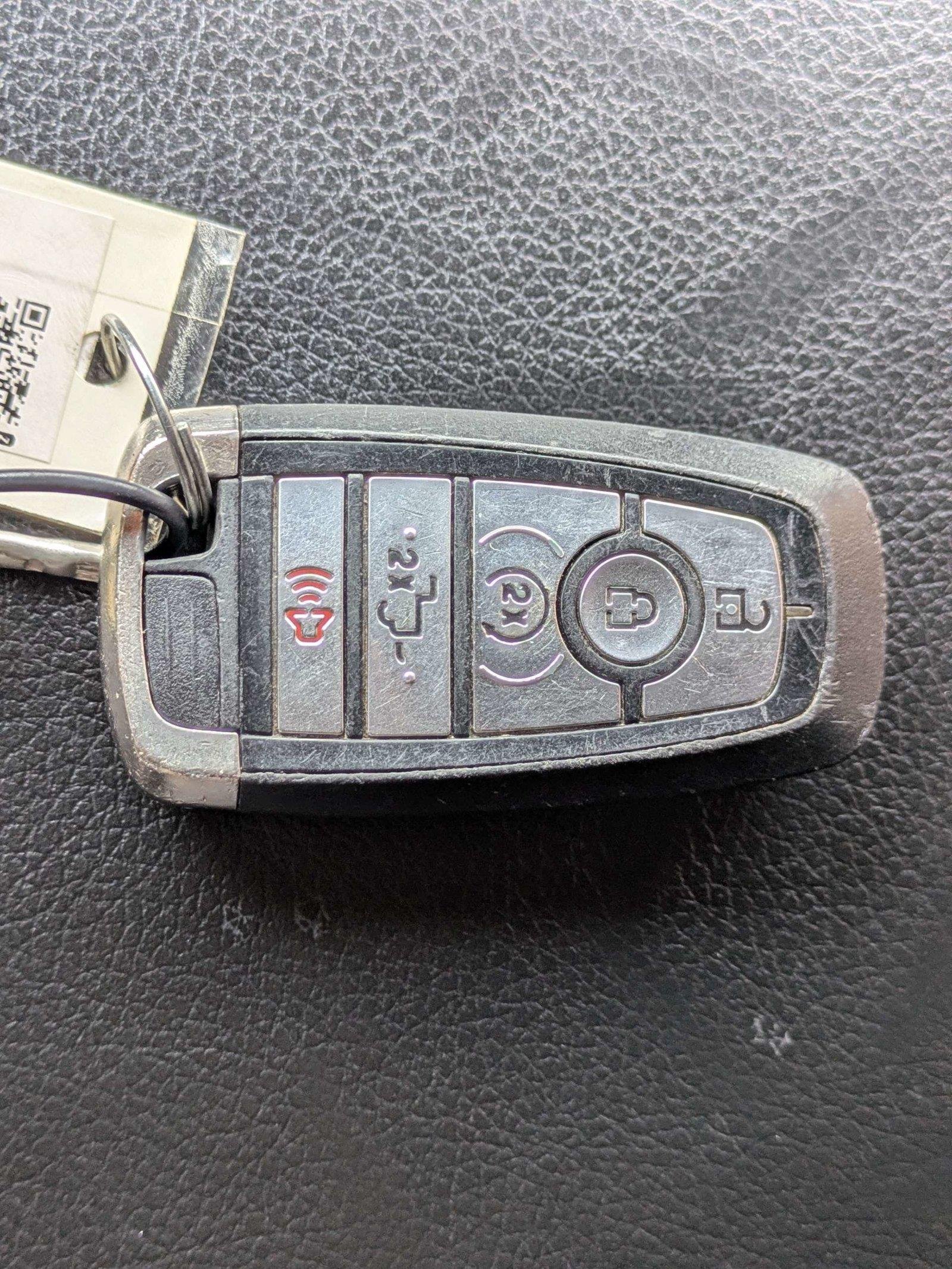 Used 2020 Agate Black Ford Lariat image 32