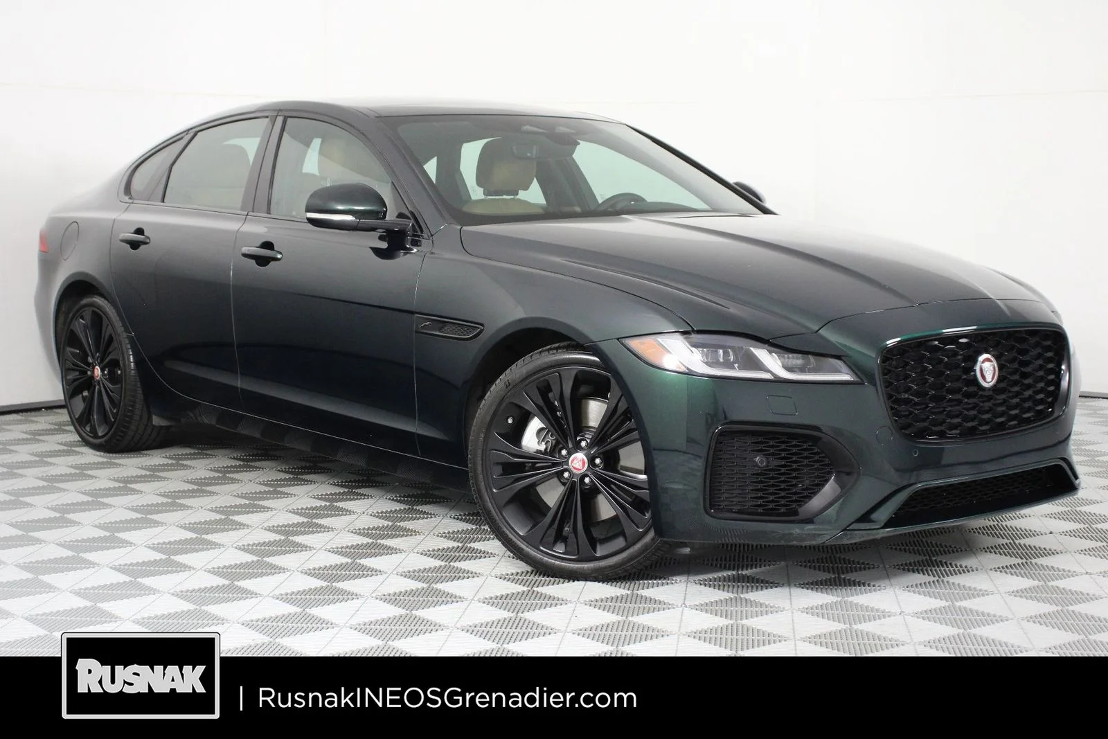 2023 Jaguar XF P250 SE's photo