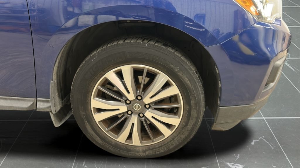 Used 2017 Blue Nissan SL image 14