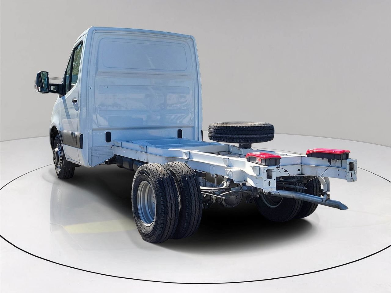 2024 Mercedes-Benz Sprinter Cab Chassis Base - Photo 4