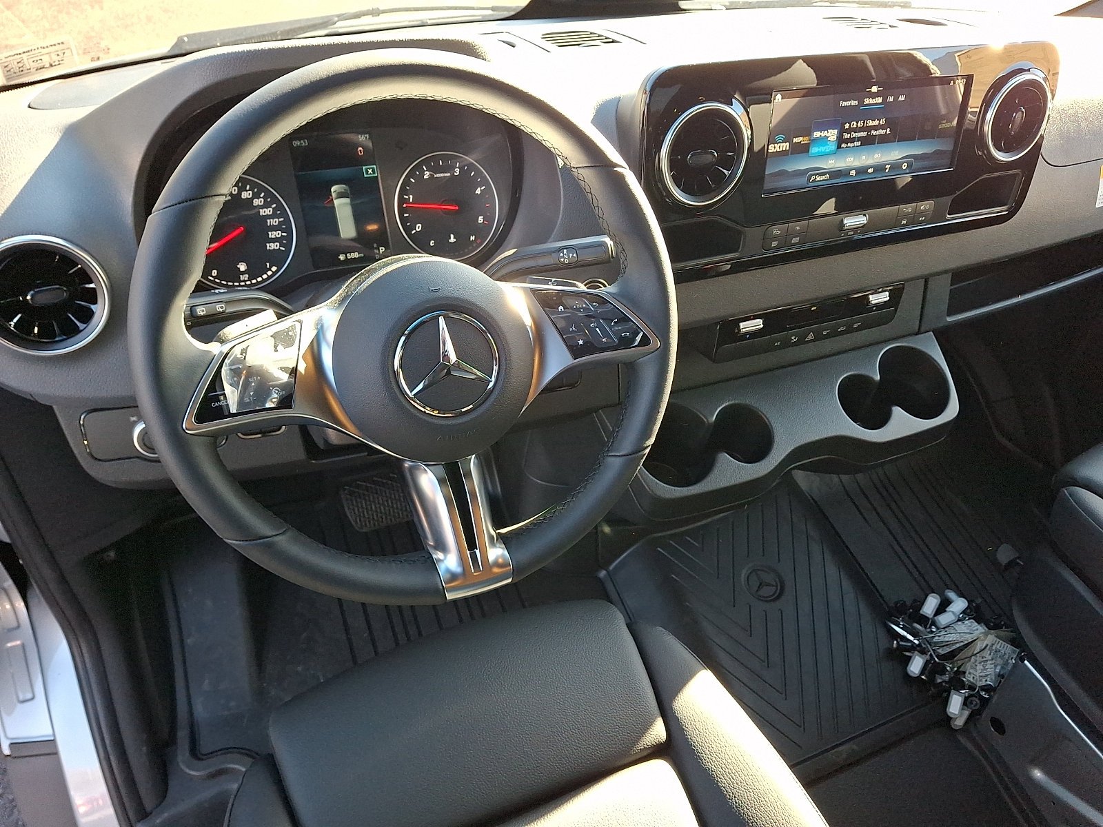 New 2026 high-tech silver metallic Mercedes-Benz Crew 144 WB image 33