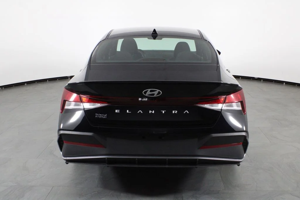 Used 2026 Black Hyundai SEL Sport image 11