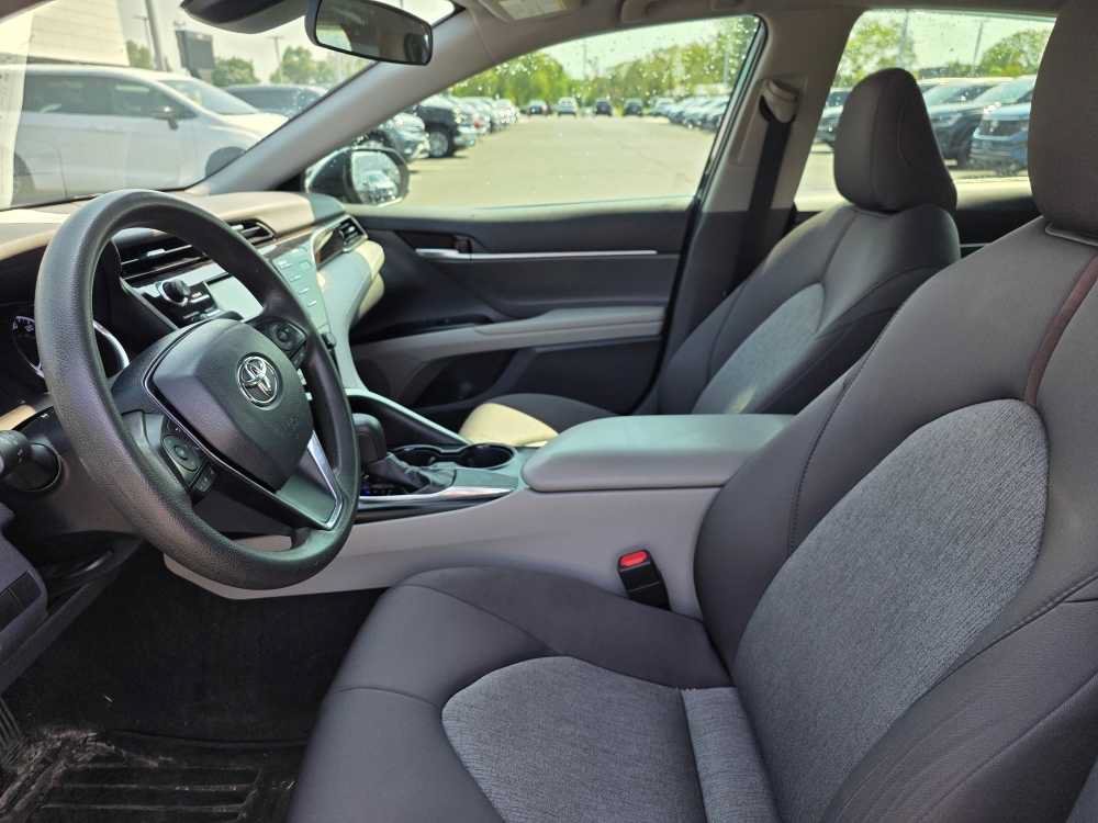Used 2019 MIDNIGHT BLACK METALLIC Toyota LE image 3