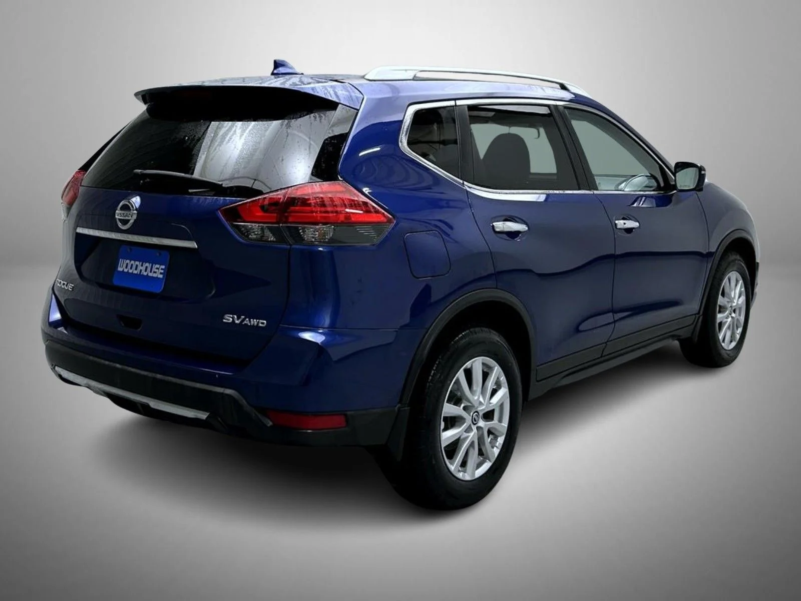 Used 2017 Blue Nissan SV image 5