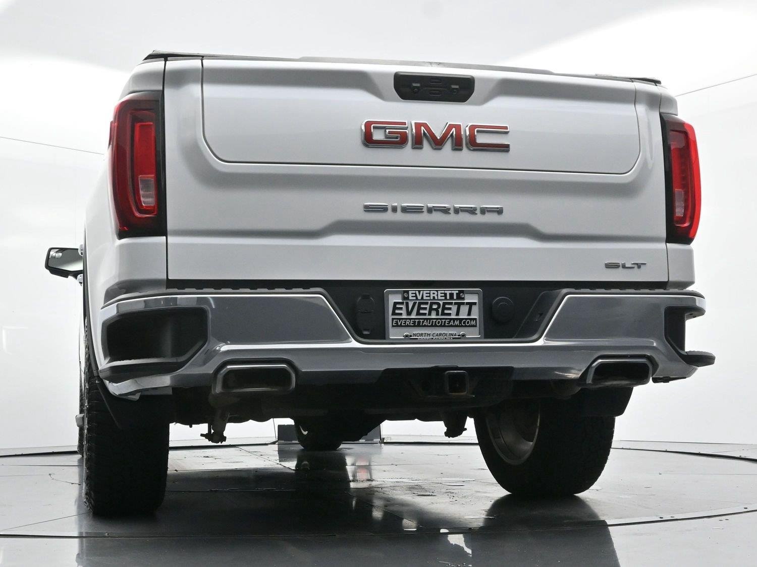 Used 2023 White Frost Tricoat GMC SLT image 50