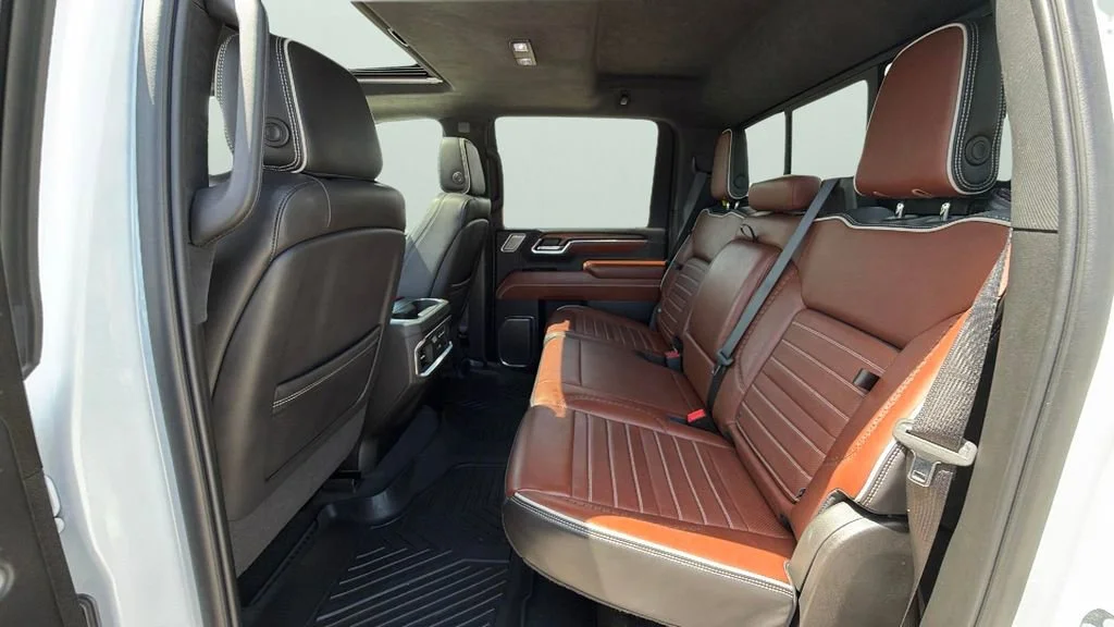Used 2024 White Frost Tricoat GMC Denali Ultimate image 29