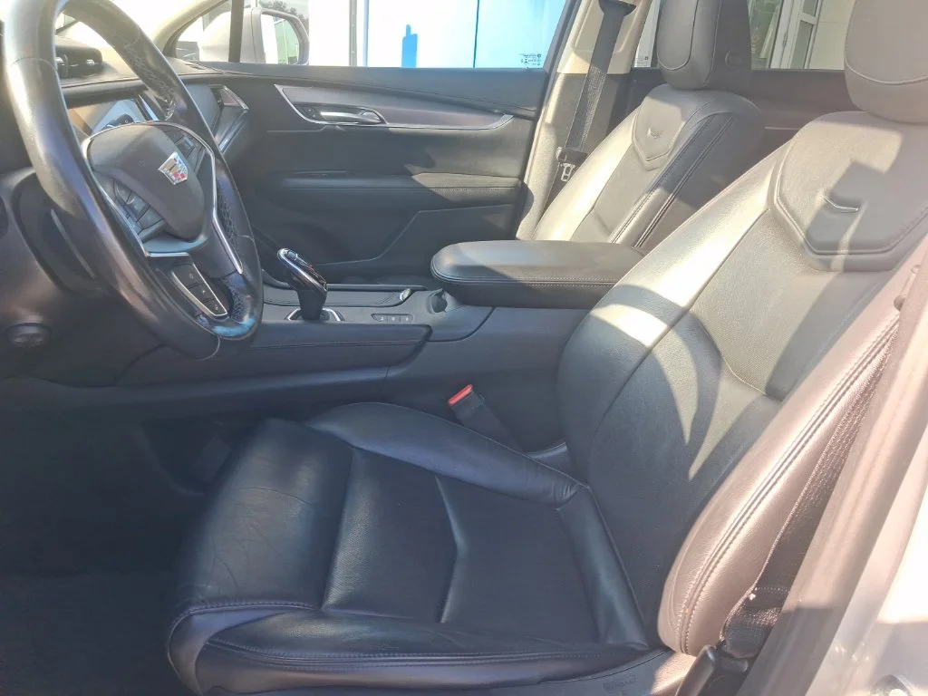 Used 2018 Silver Cadillac Premium Luxury image 22
