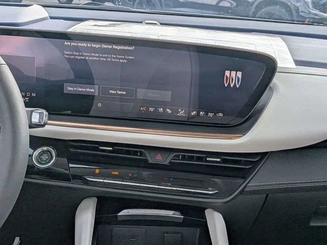 New 2026 Iridescent White Tricoat Buick Avenir image 18
