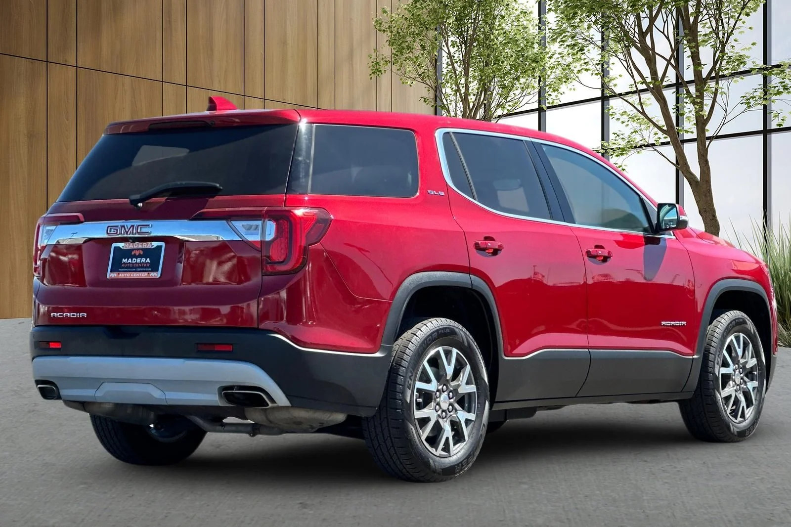 Used 2022 Red GMC SLE image 4