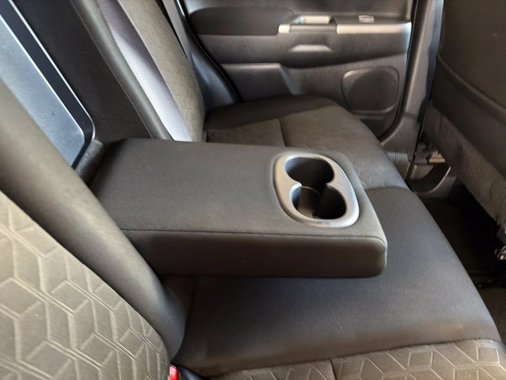 Used 2020 Black Mitsubishi  image 22