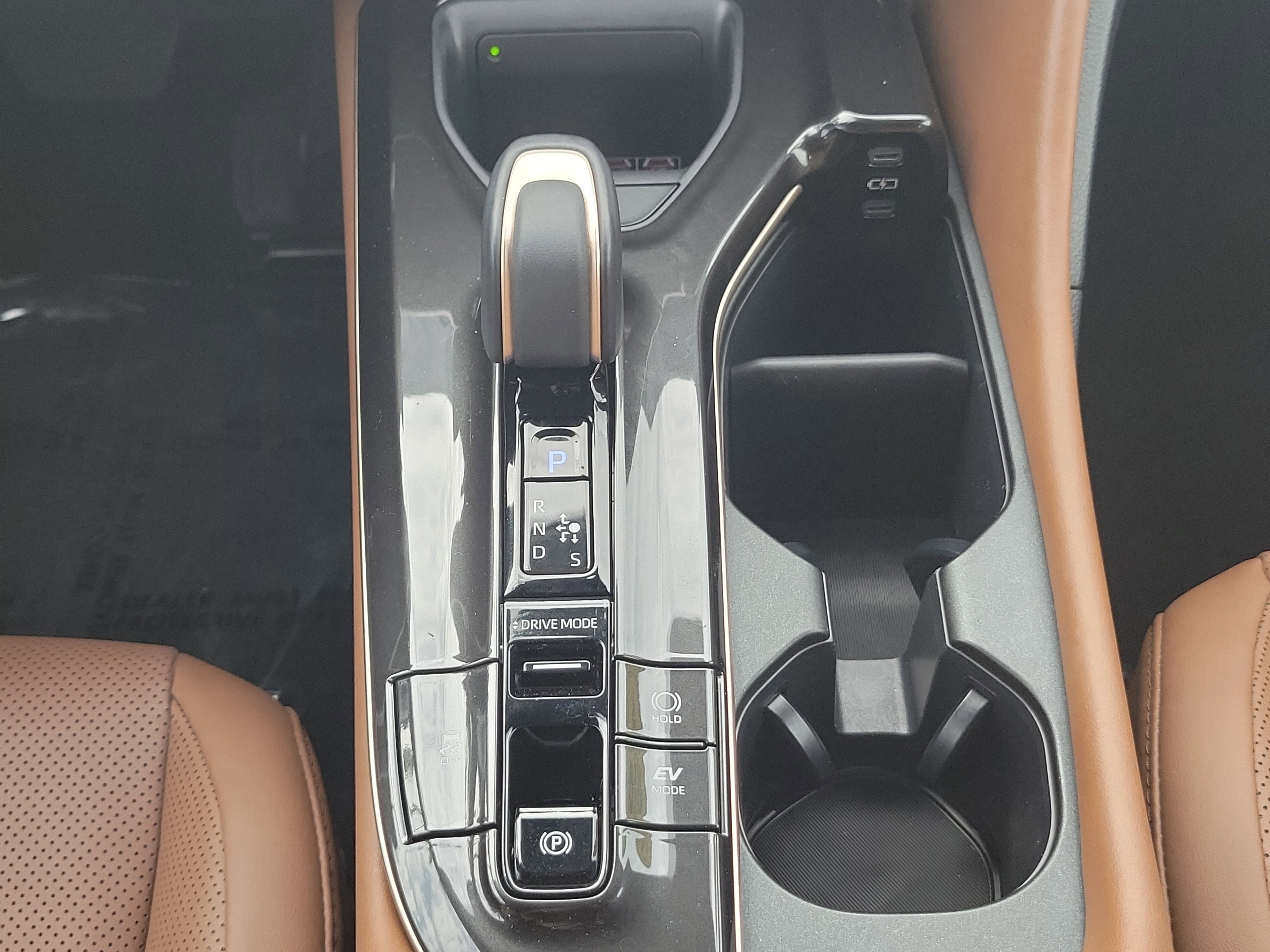 Certified Used 2025 Cloud Toyota XLE image 20