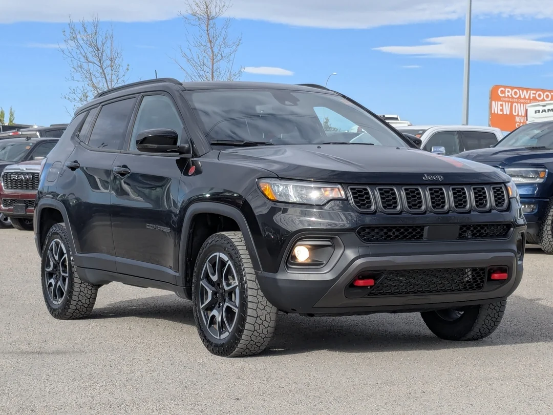 Certified Used 2024 Black Jeep Trailhawk - - 4x4 - Sun & Sound Group - Dual Pane Sunroof - Leather - NAV & More! image 2