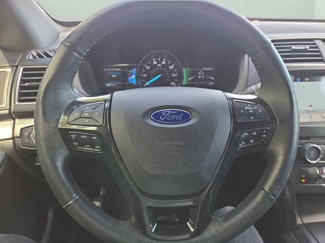 Used 2018 Burgundy Ford XLT image 24