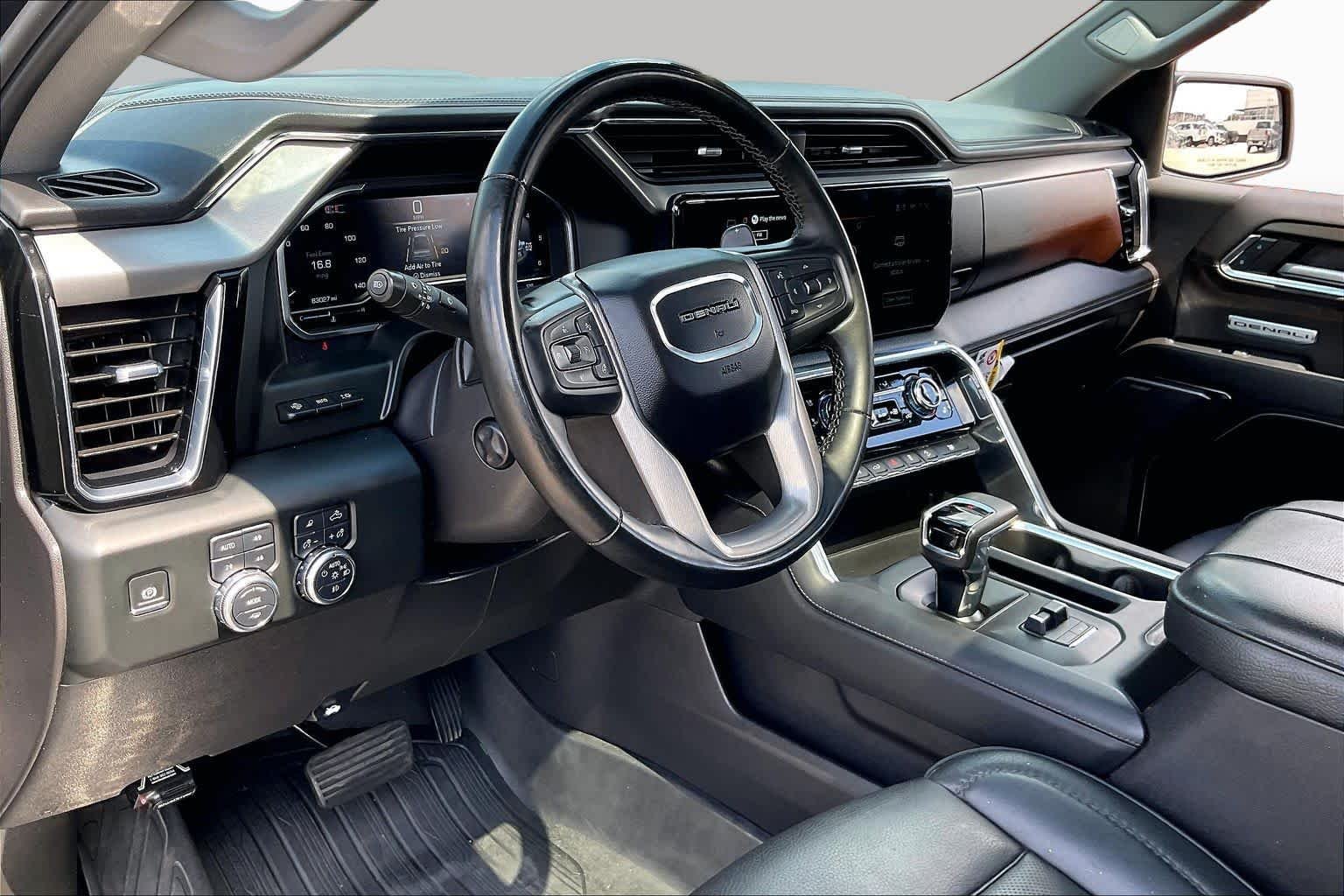 Used 2024 Onyx Black GMC Denali image 18