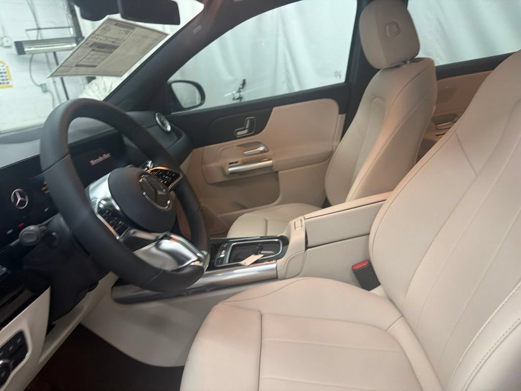 New 2026 Mountain Grey Metallic Mercedes-Benz GLA 250 image 47