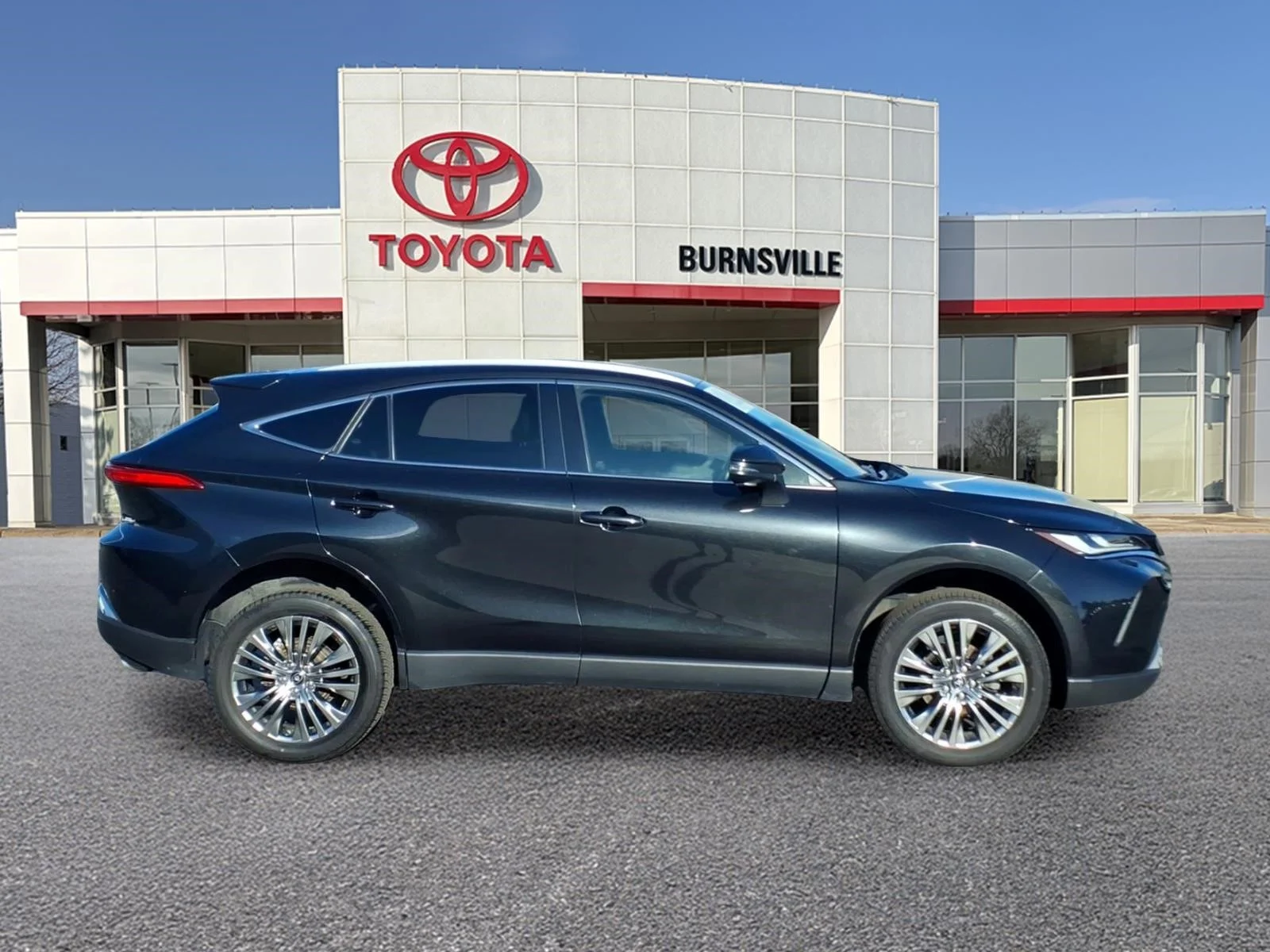 Certified 2024 Toyota Venza XLE with VIN JTEAAAAH3RJ164213 for sale in Burnsville, Minnesota